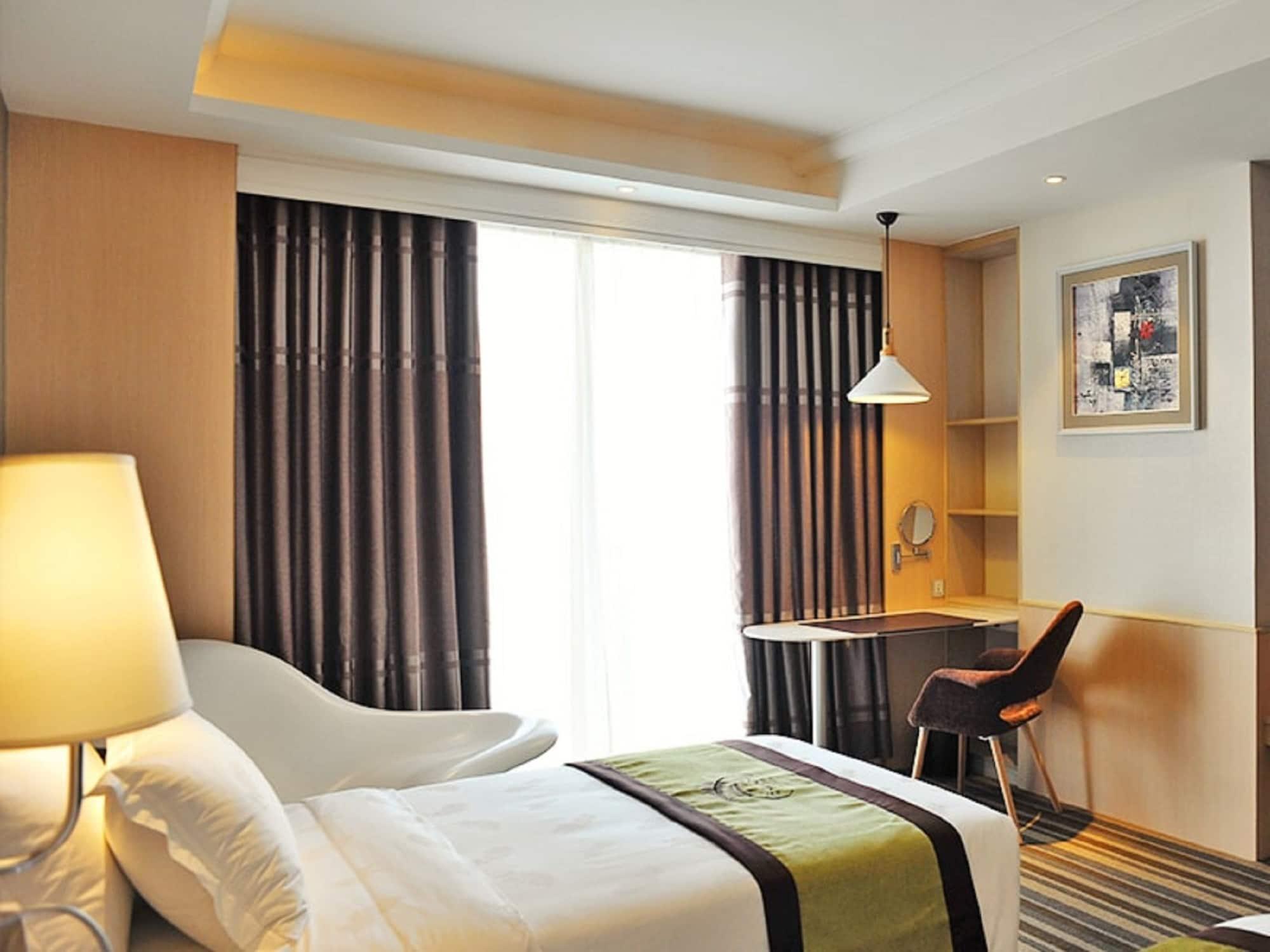 The Bazaar Hotel Bangkok Exterior photo